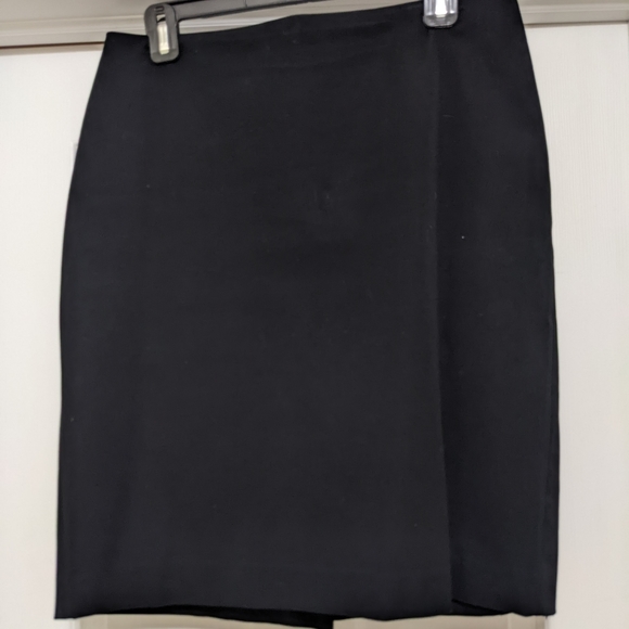 Talbot's Black Skirt Size 10P - Picture 1 of 3